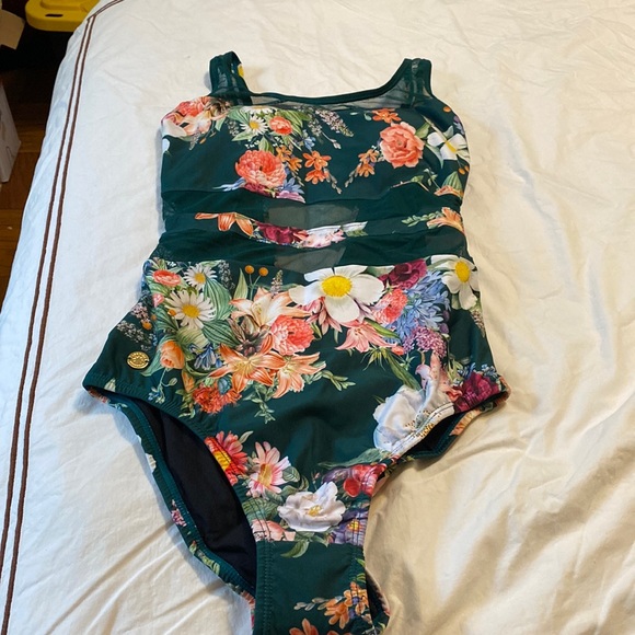 Leonisa Sheer Mesh Slimming One Piece Swimsuit Small